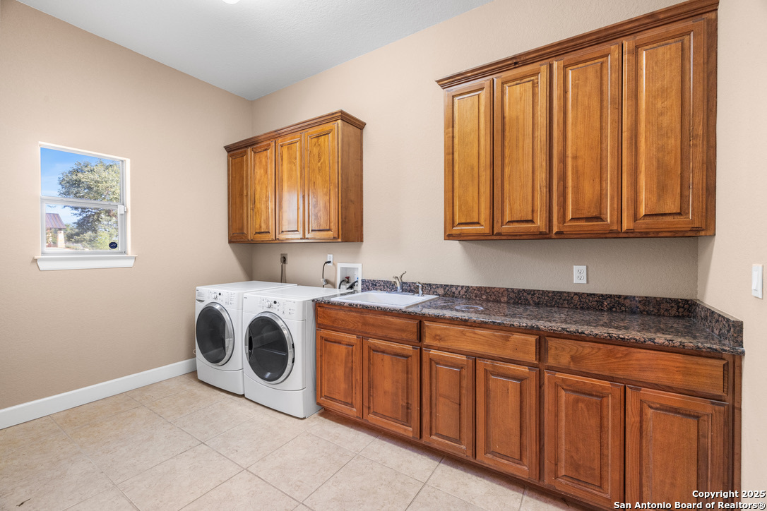 Large Laundry room, washer/dryer convey