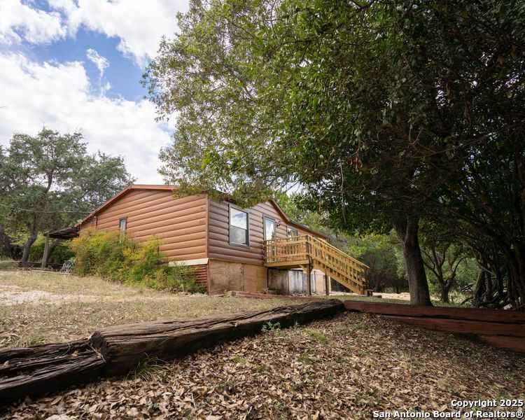 Great log cabin look!