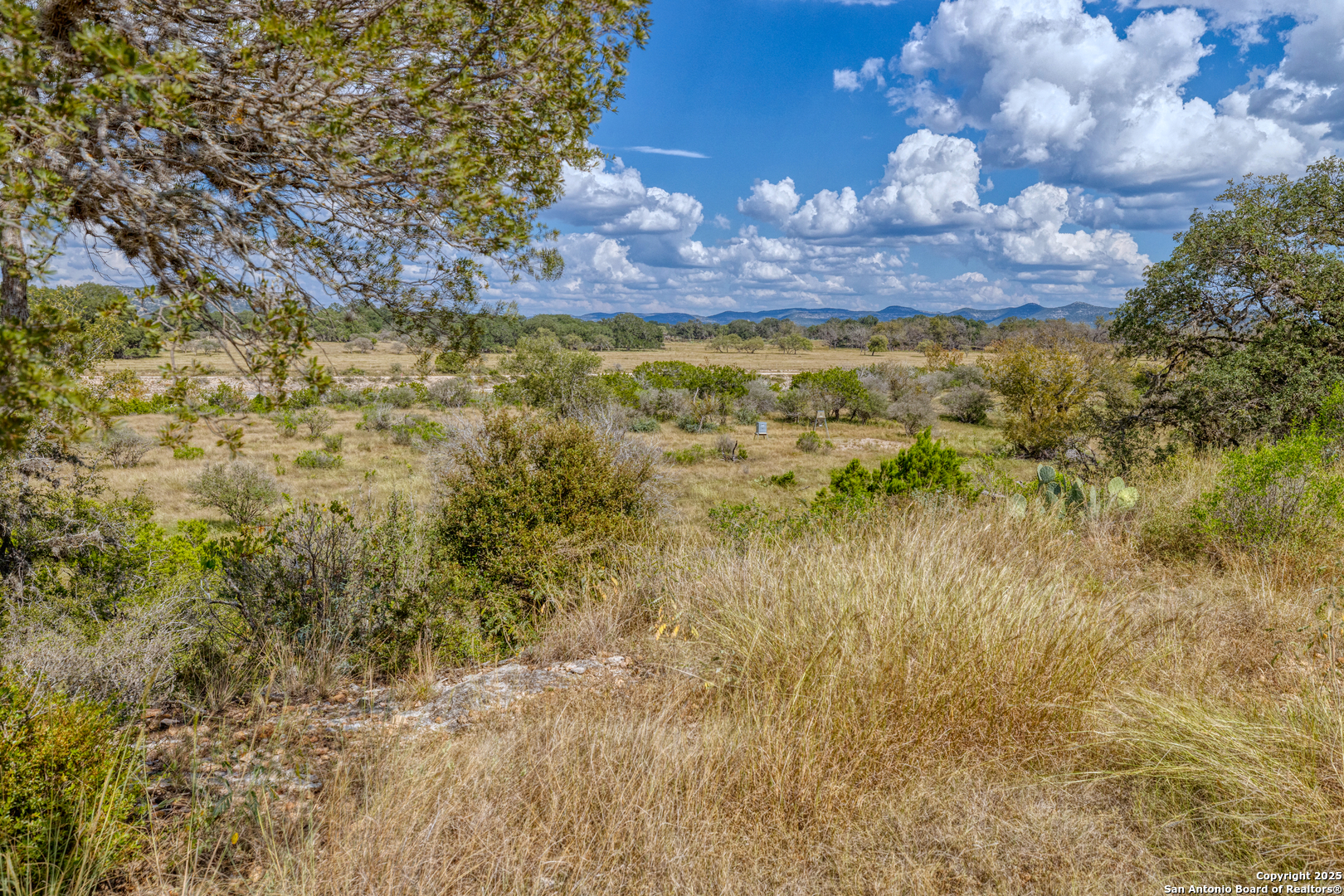 2554 CR 380, Barksdale, TX 78828