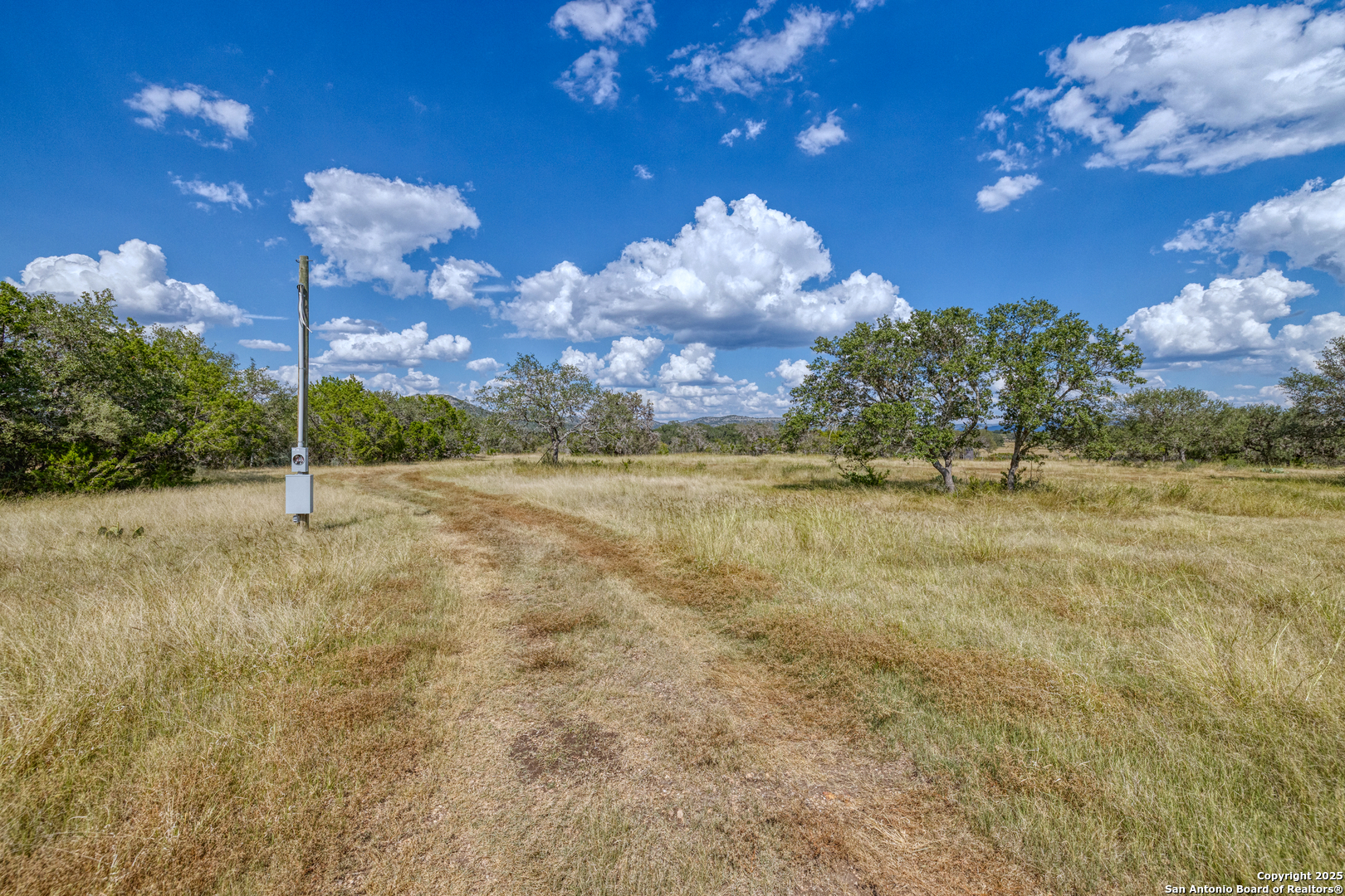 2554 CR 380, Barksdale, TX 78828