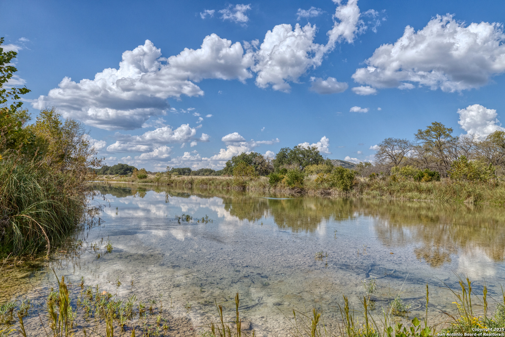 2554 CR 380, Barksdale, TX 78828