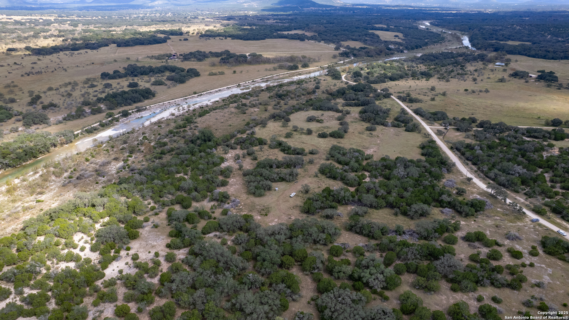 2554 CR 380, Barksdale, TX 78828