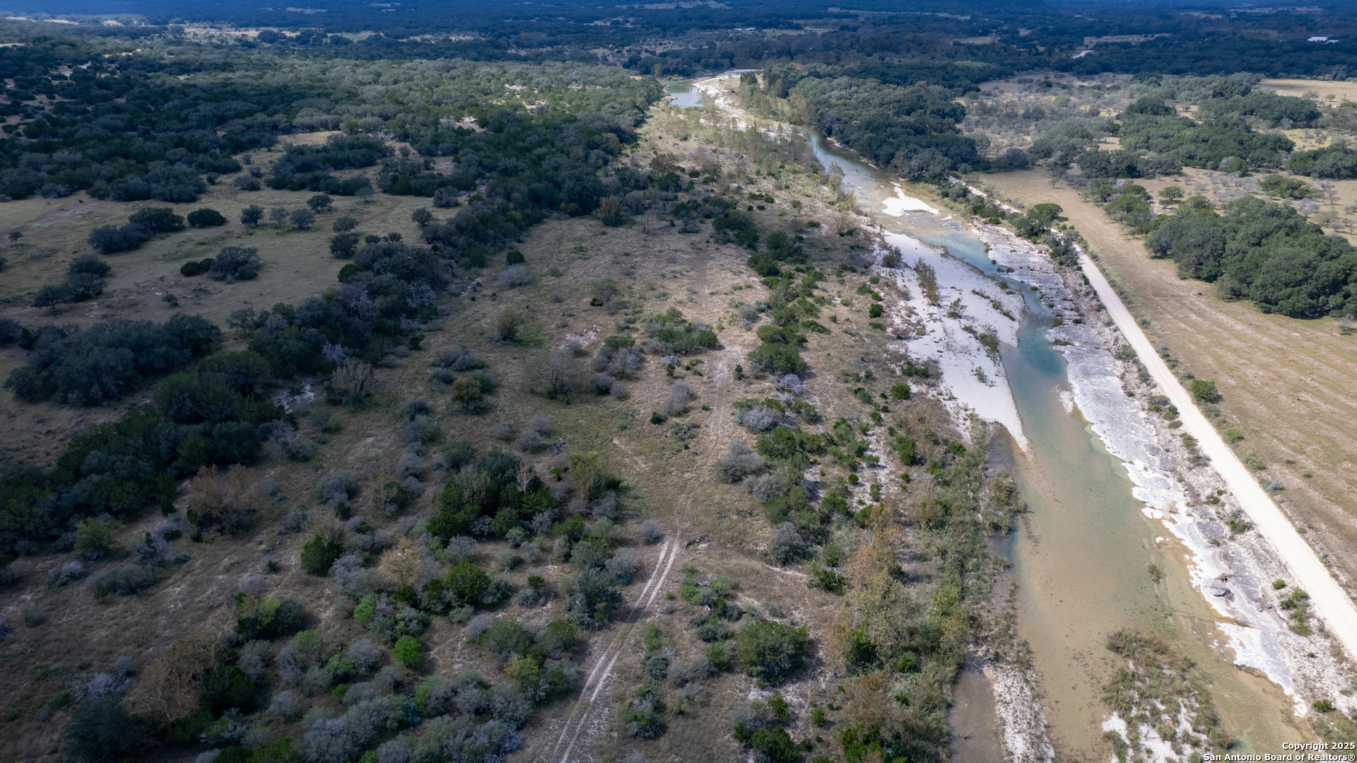 2554 CR 380, Barksdale, TX 78828