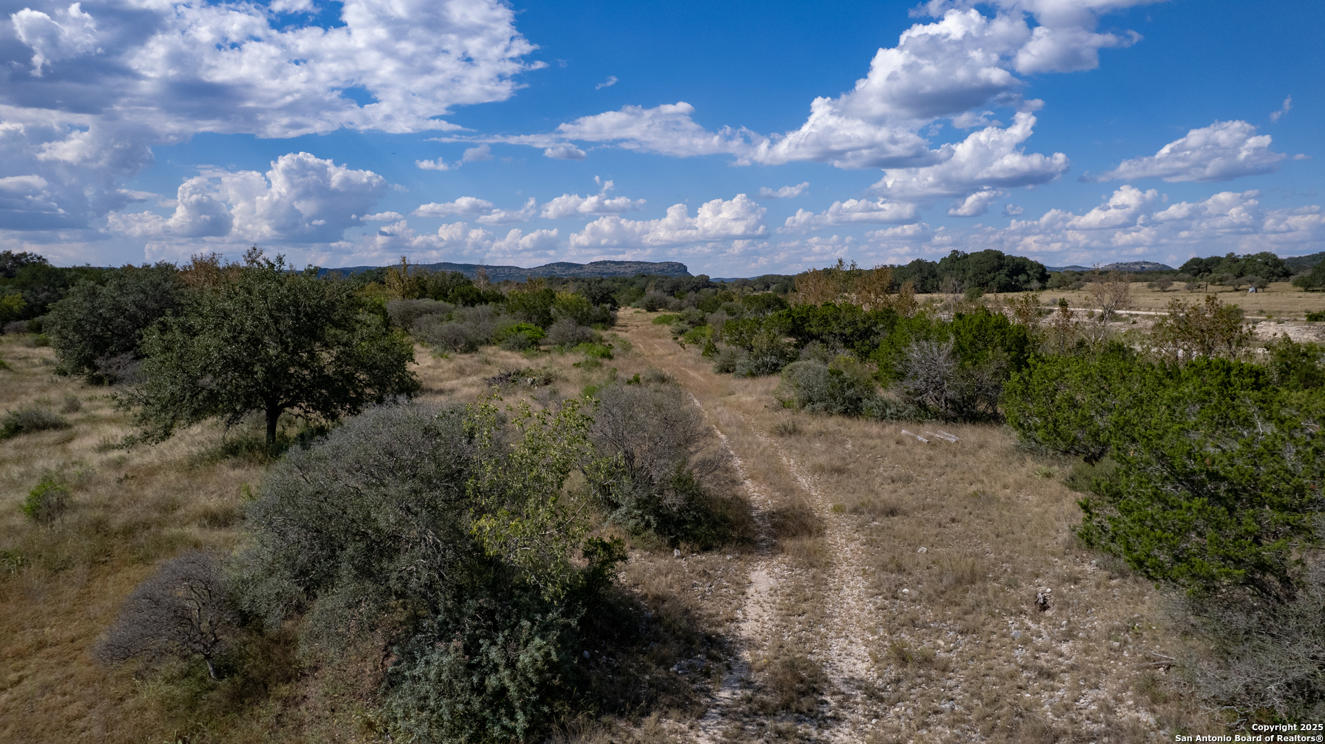 2554 CR 380, Barksdale, TX 78828