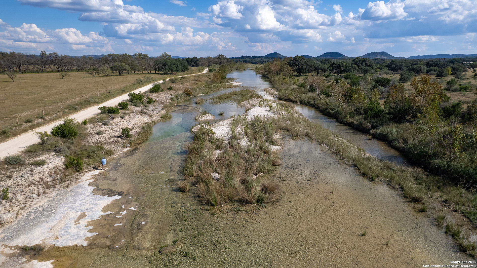 2554 CR 380, Barksdale, TX 78828