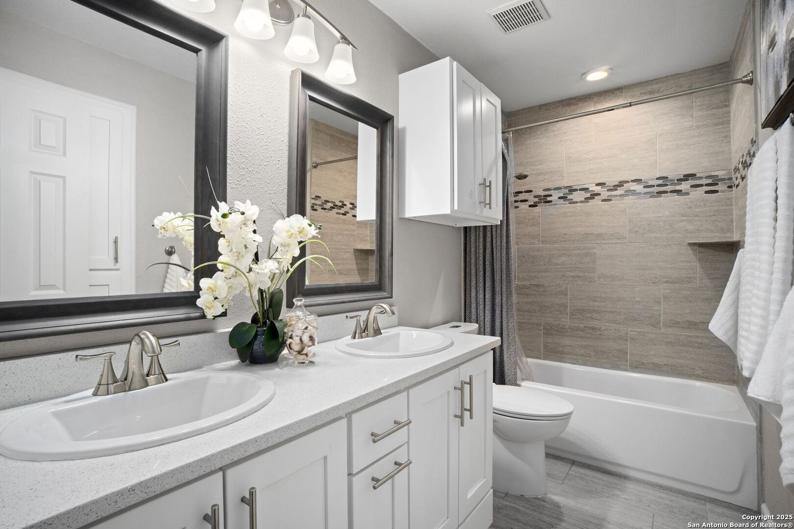 Upstairs Secondary Bathroom