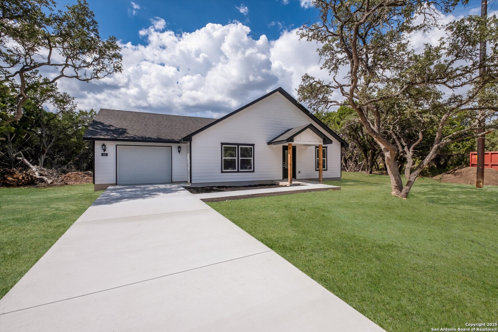 grass & sky virtually enhanced