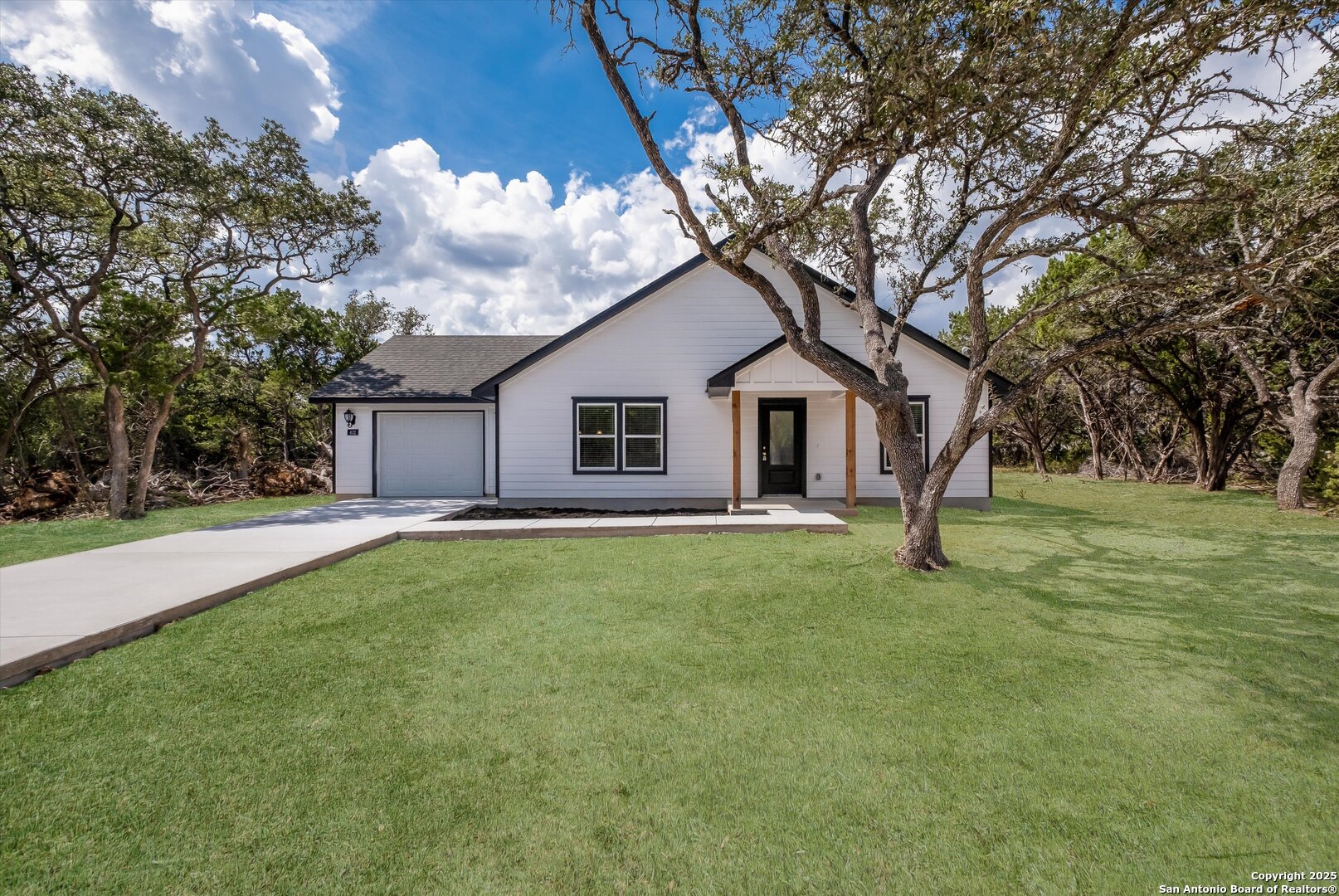 grass & sky virtually enhanced