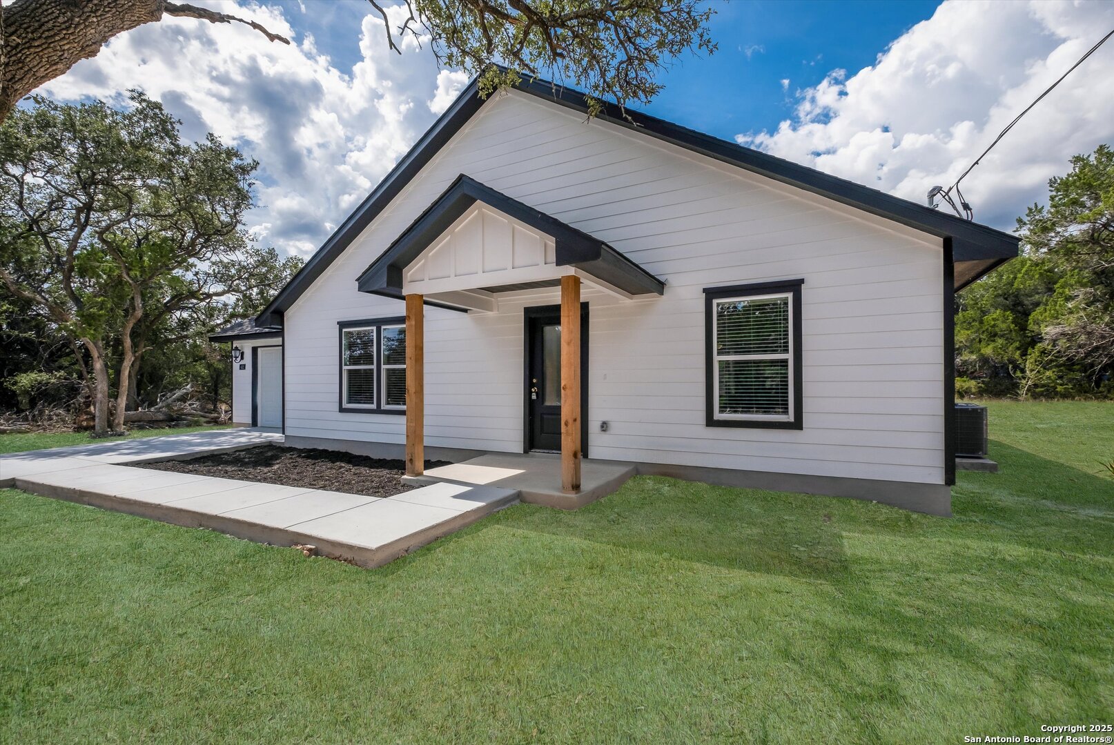 grass & sky virtually enhanced