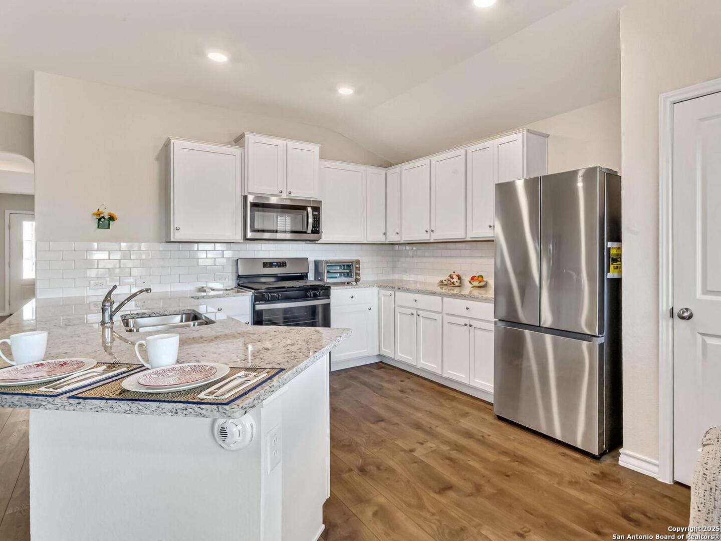 Beautiful spacious kitchen