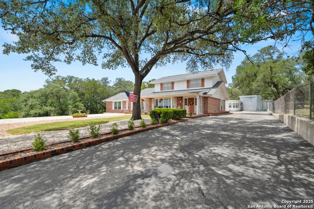 699 Floral Avenue Listing Cover Image