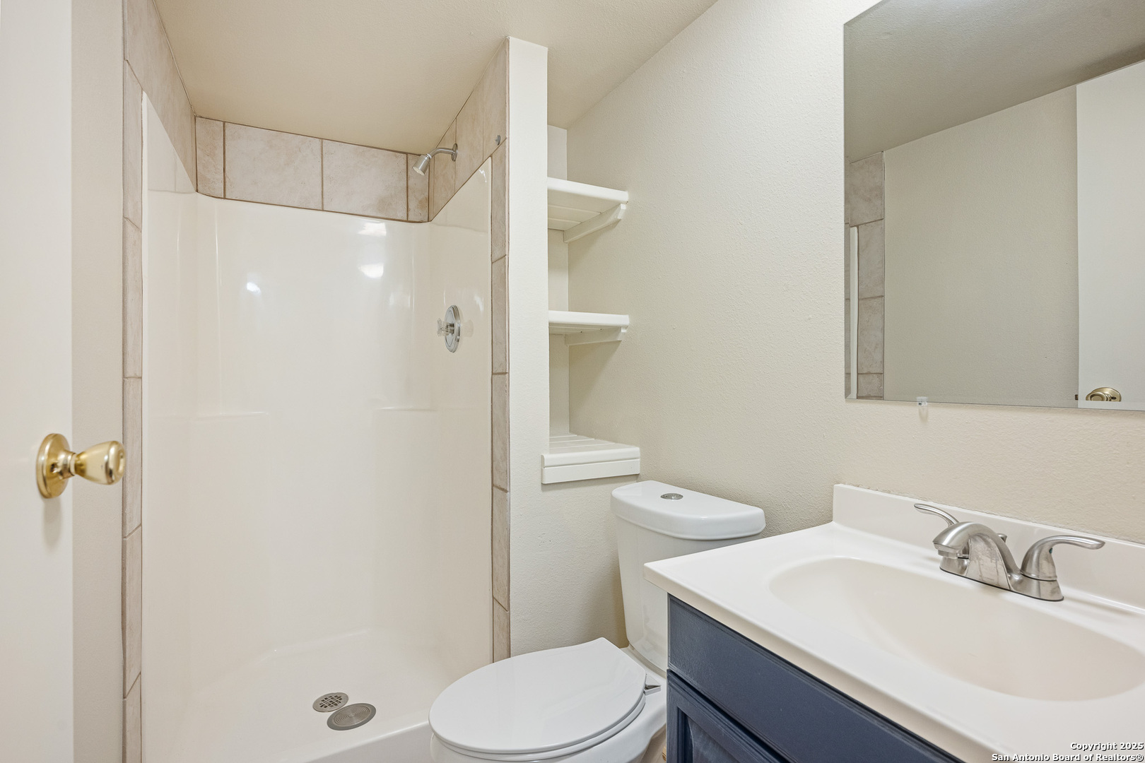 Additional Dwelling Primary Bathroom 