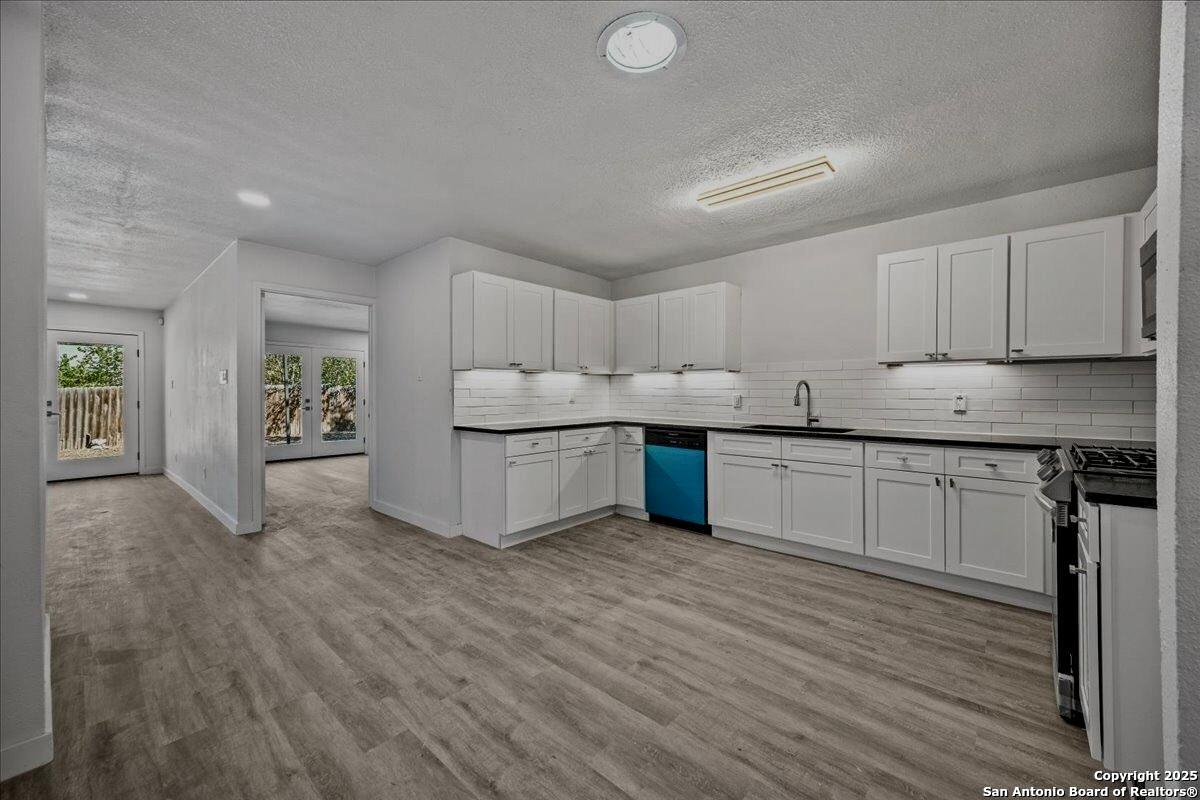 5027 CREEKMOOR DR, San Antonio, TX 78220