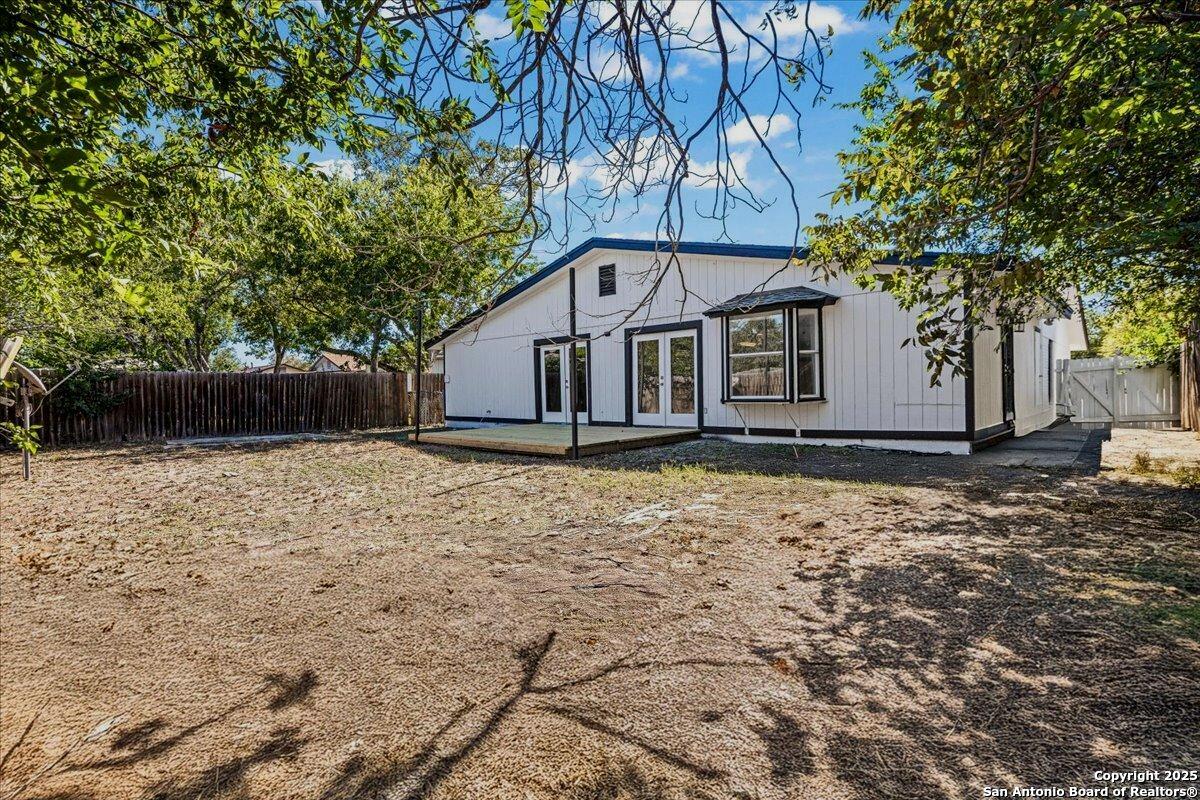 5027 CREEKMOOR DR, San Antonio, TX 78220