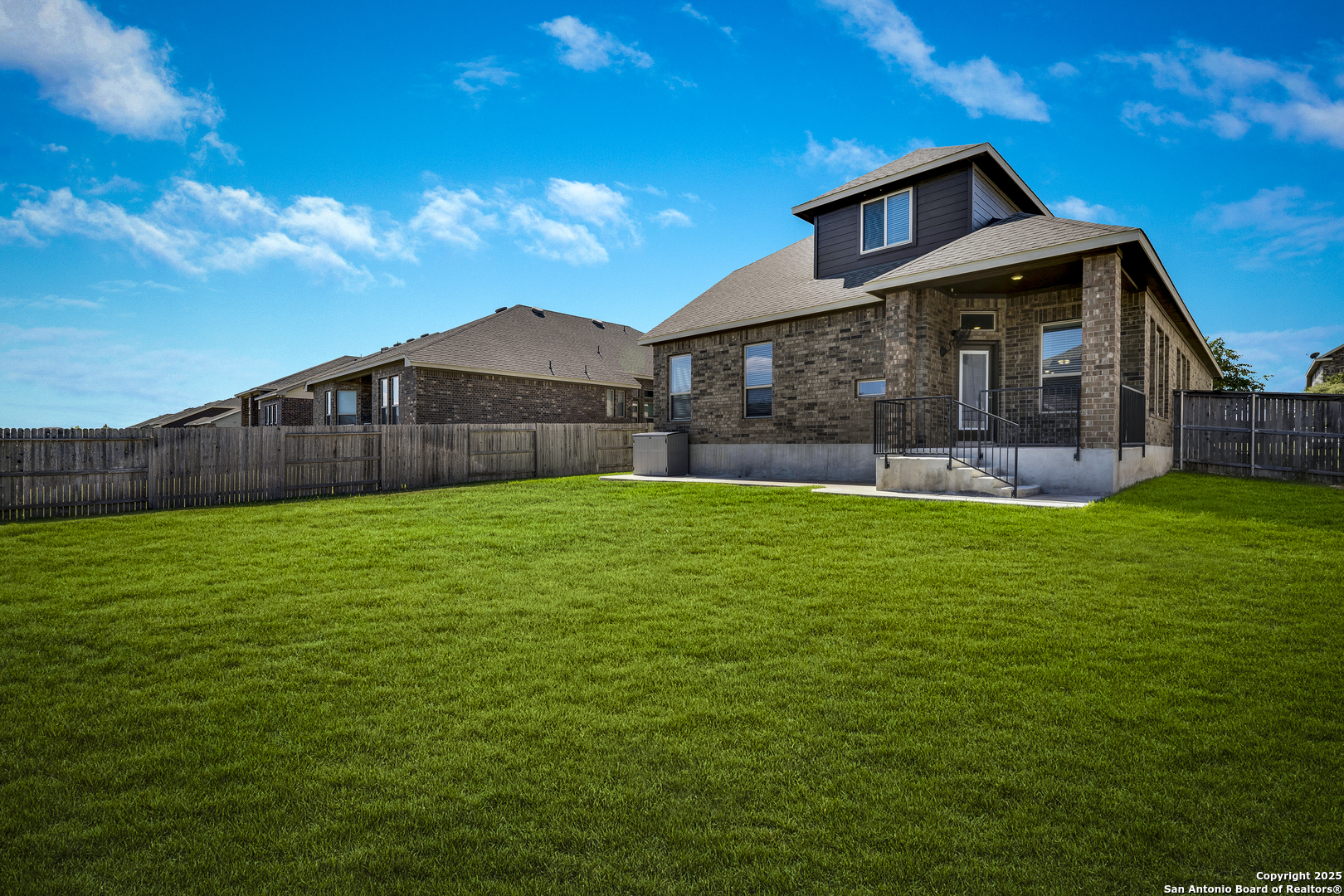 Large backyard flat and private