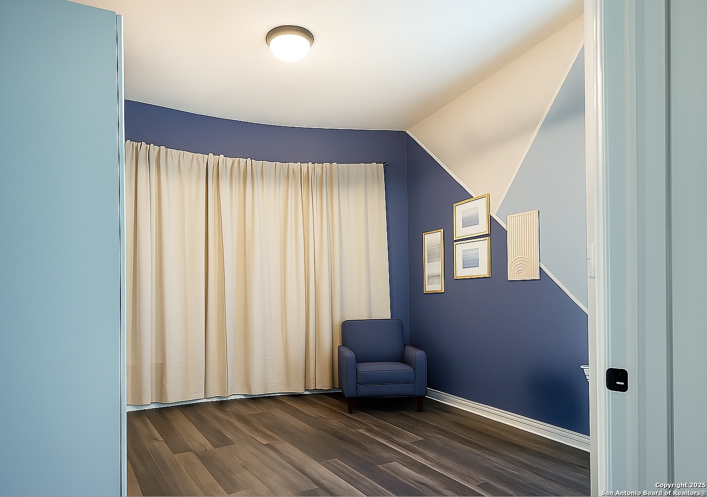 2nd bedroom downstairs with ensuite