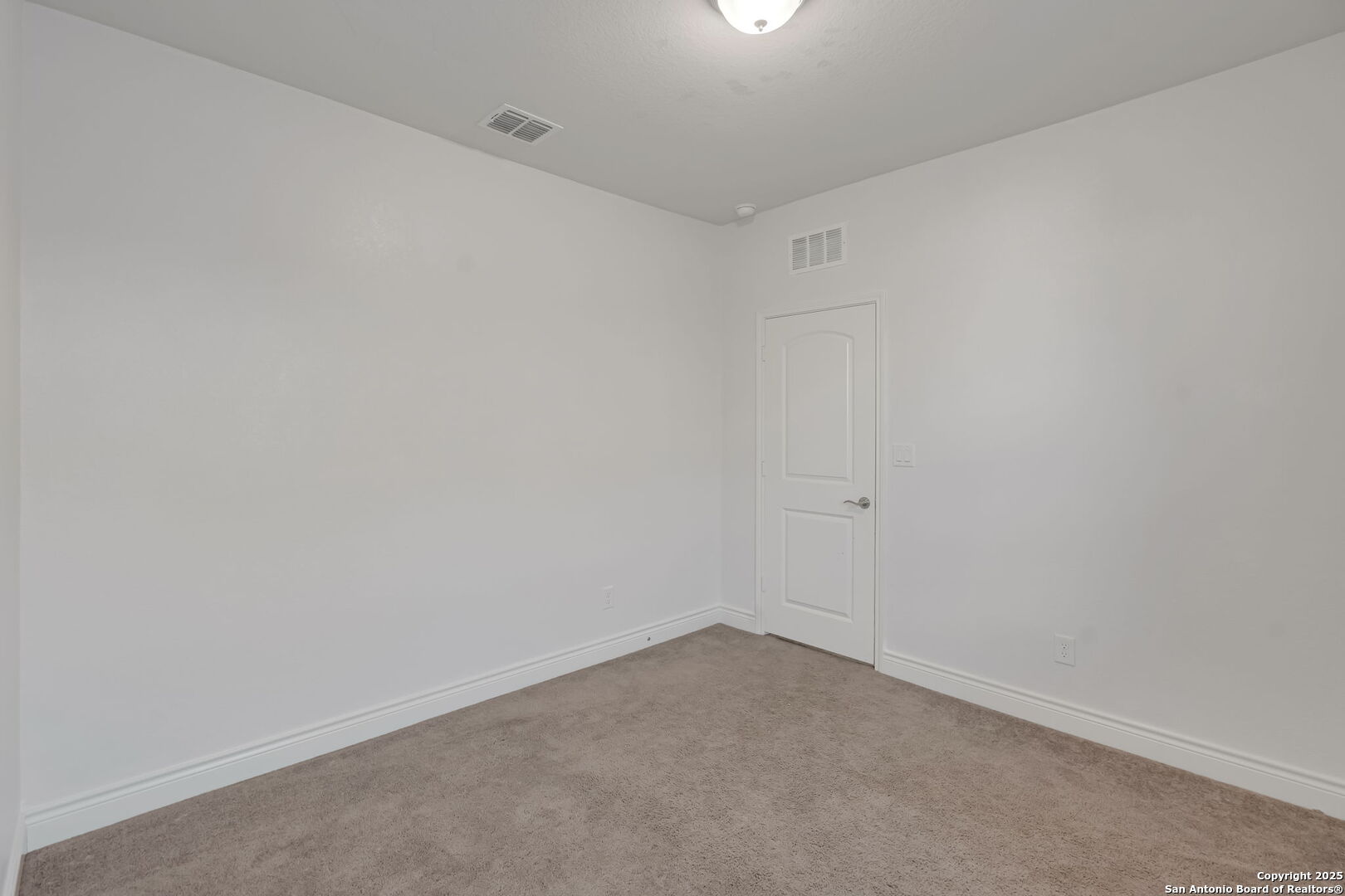 Additional secondary bedroom