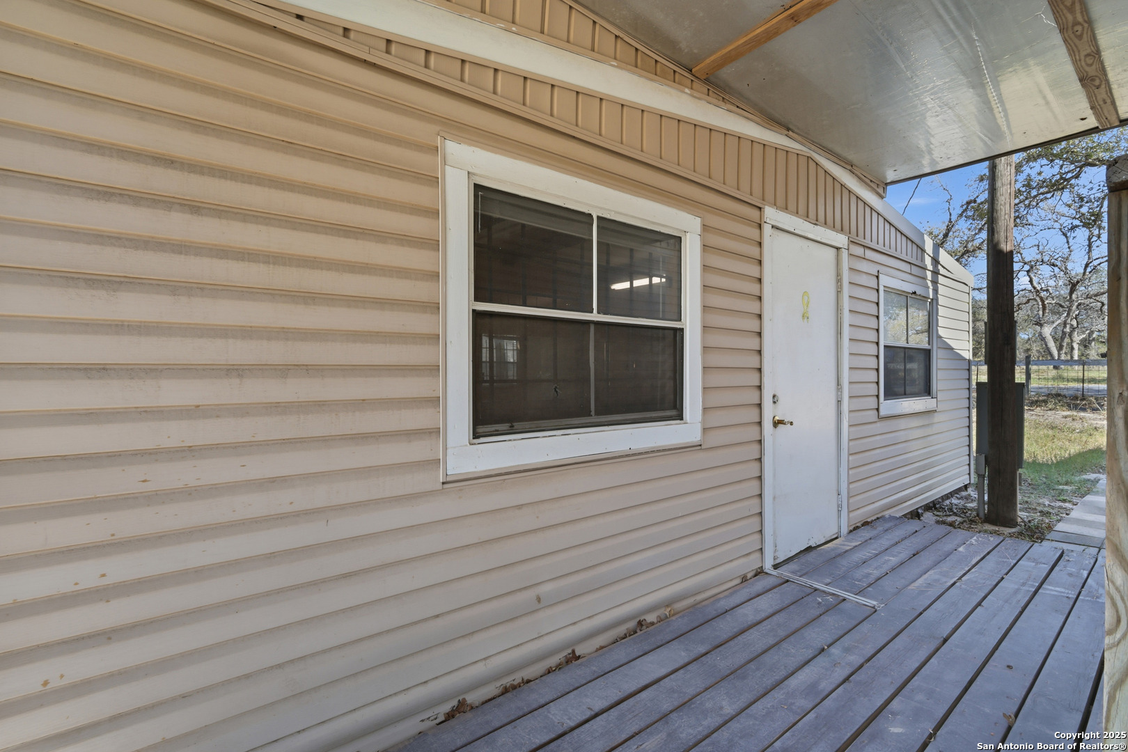 OFFICE SPACE-DETACHED