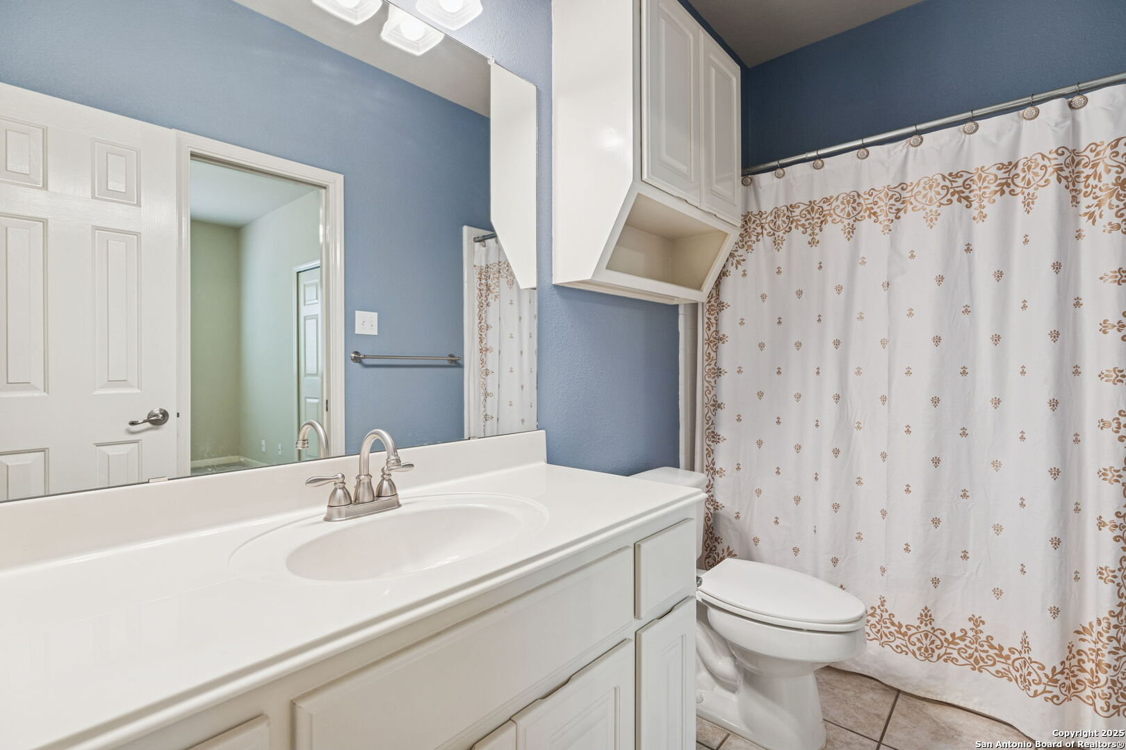 Second Bedroom Full Bath also opens to Hallway