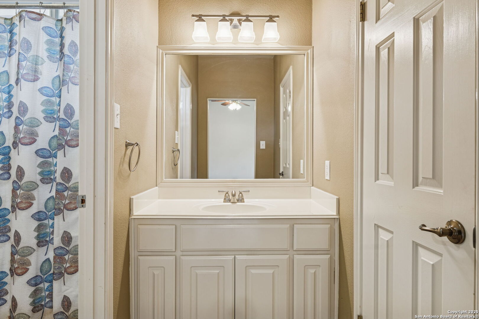 Secondary Bath - Jack -N- Jill -4th Bedroom