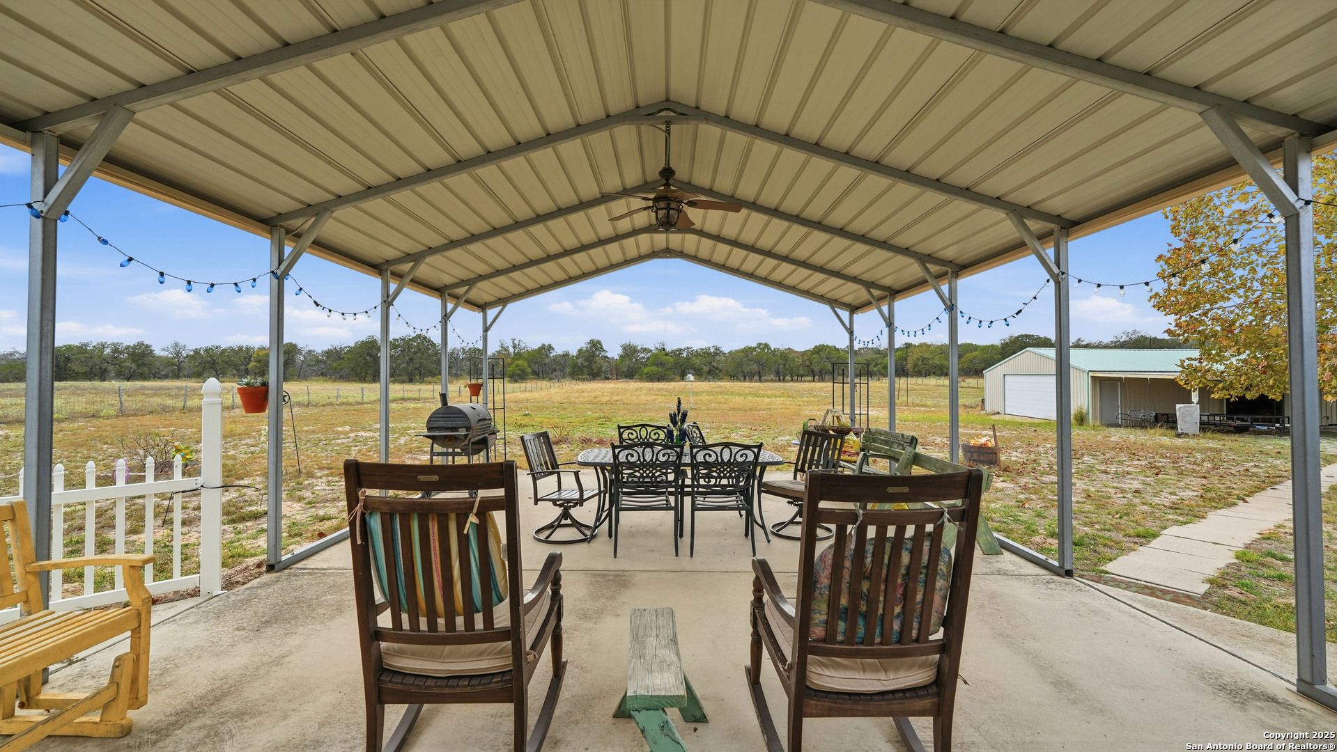 142 Chaparral, Floresville, TX 78114