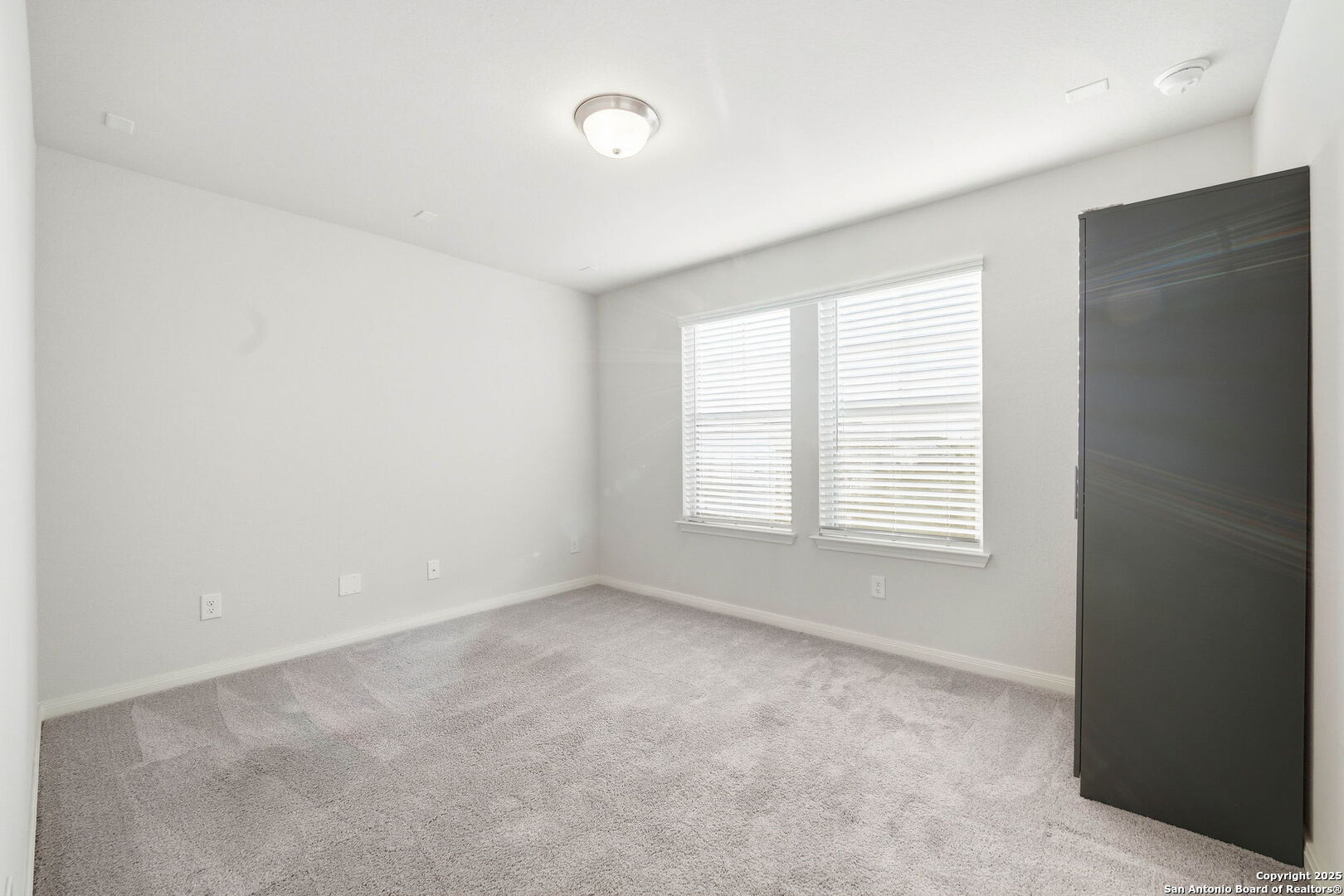 Bonus room with Wardrobe