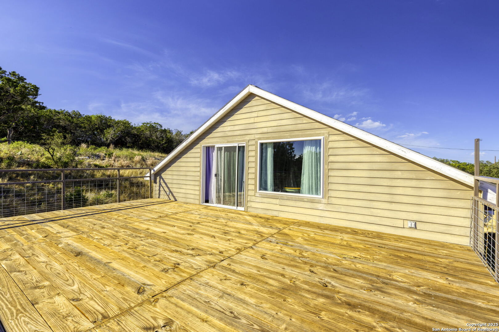 Upstairs lookout deck