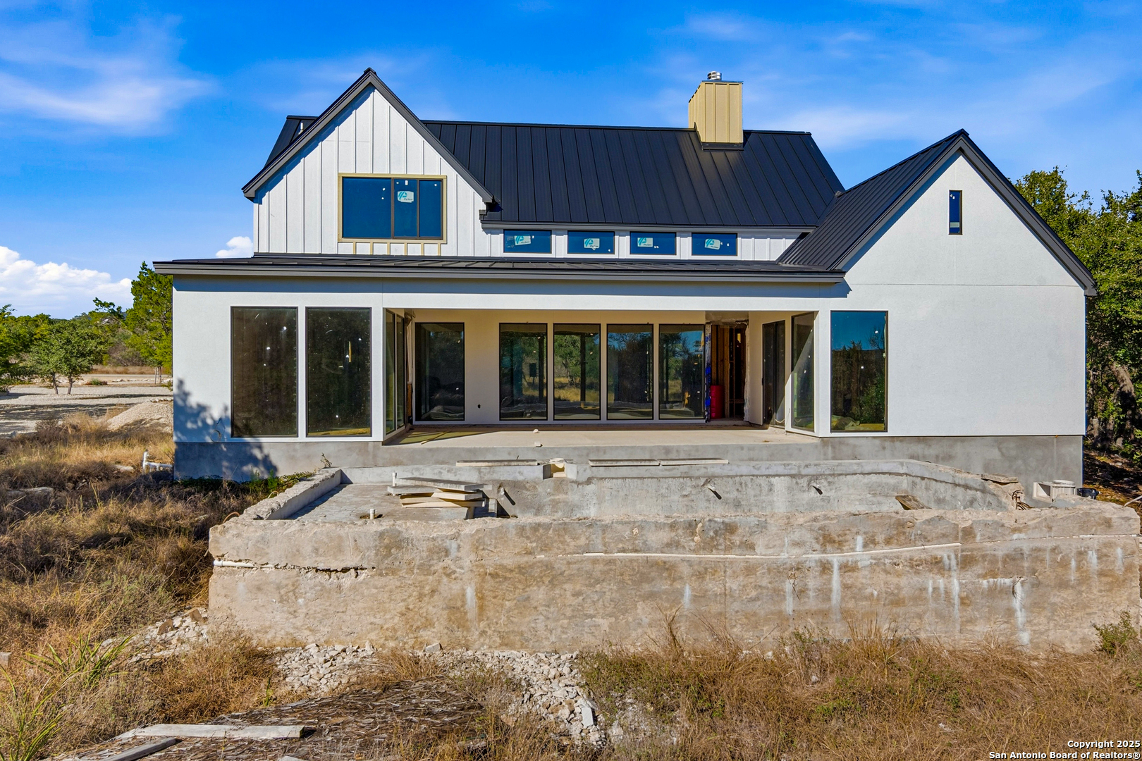 Exterior back & pool