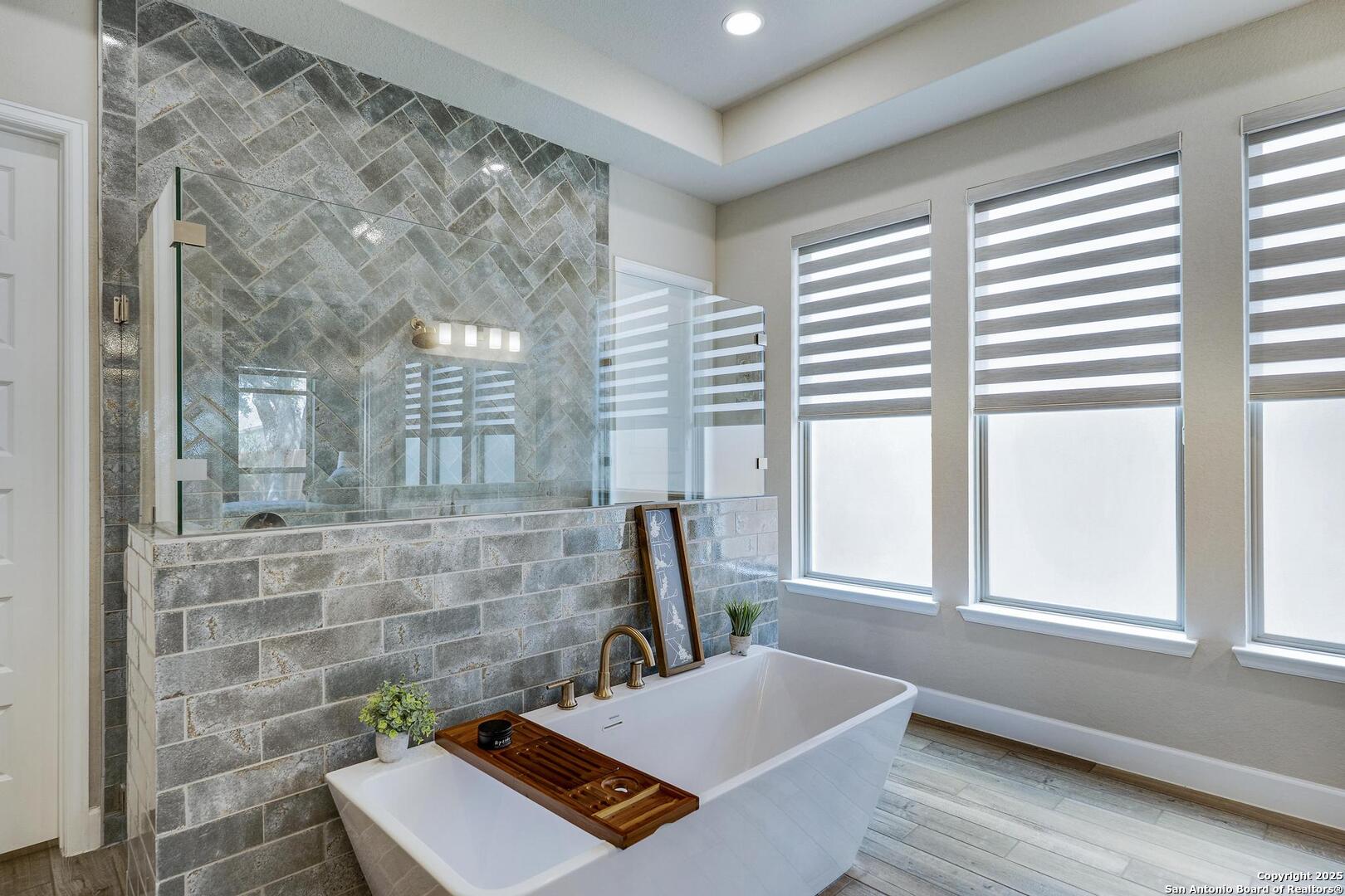 Relaxing stylish soaker tub