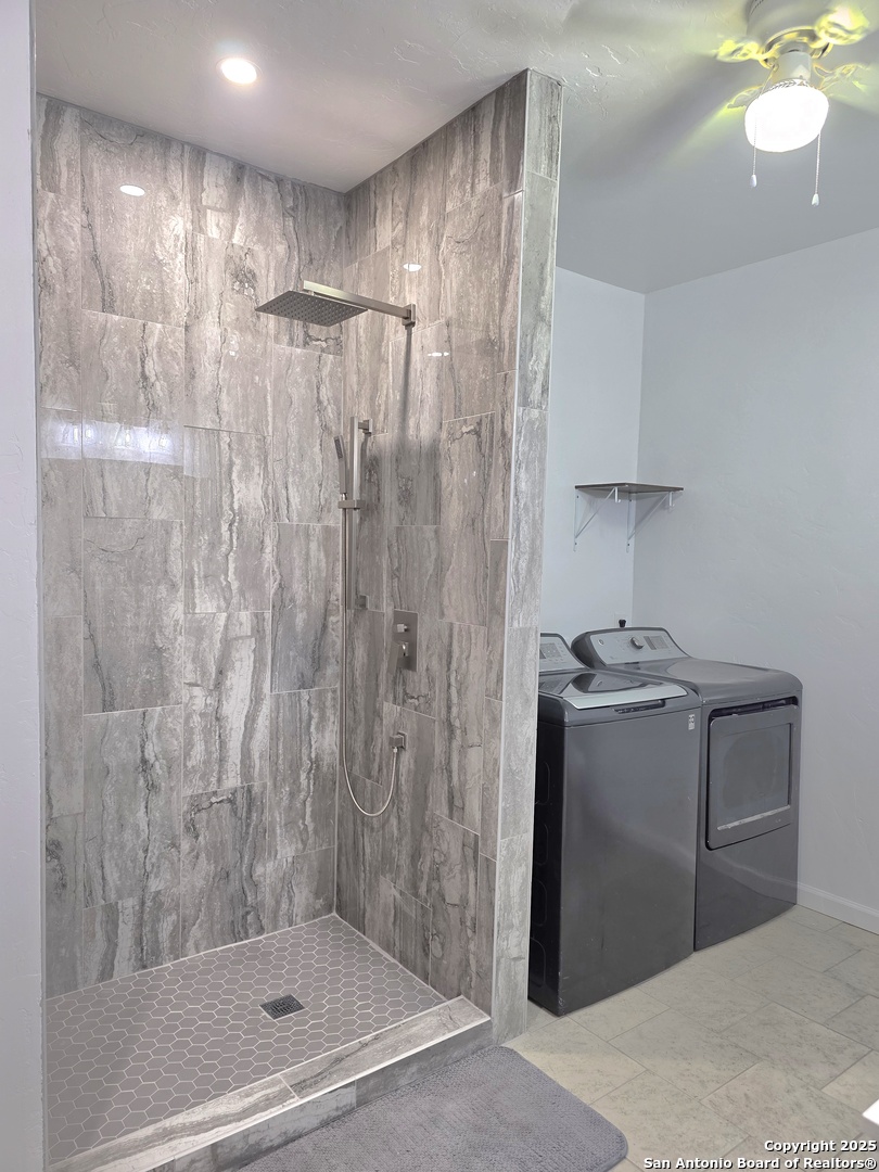 Washer/Dryer convenient in primary bath