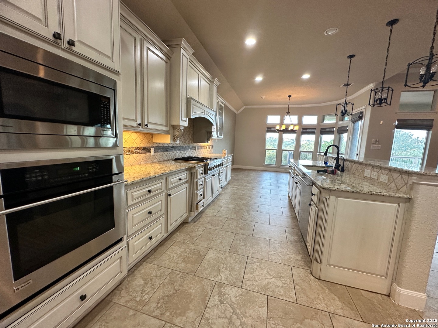 17019 Turin Rdg, San Antonio, TX 78255