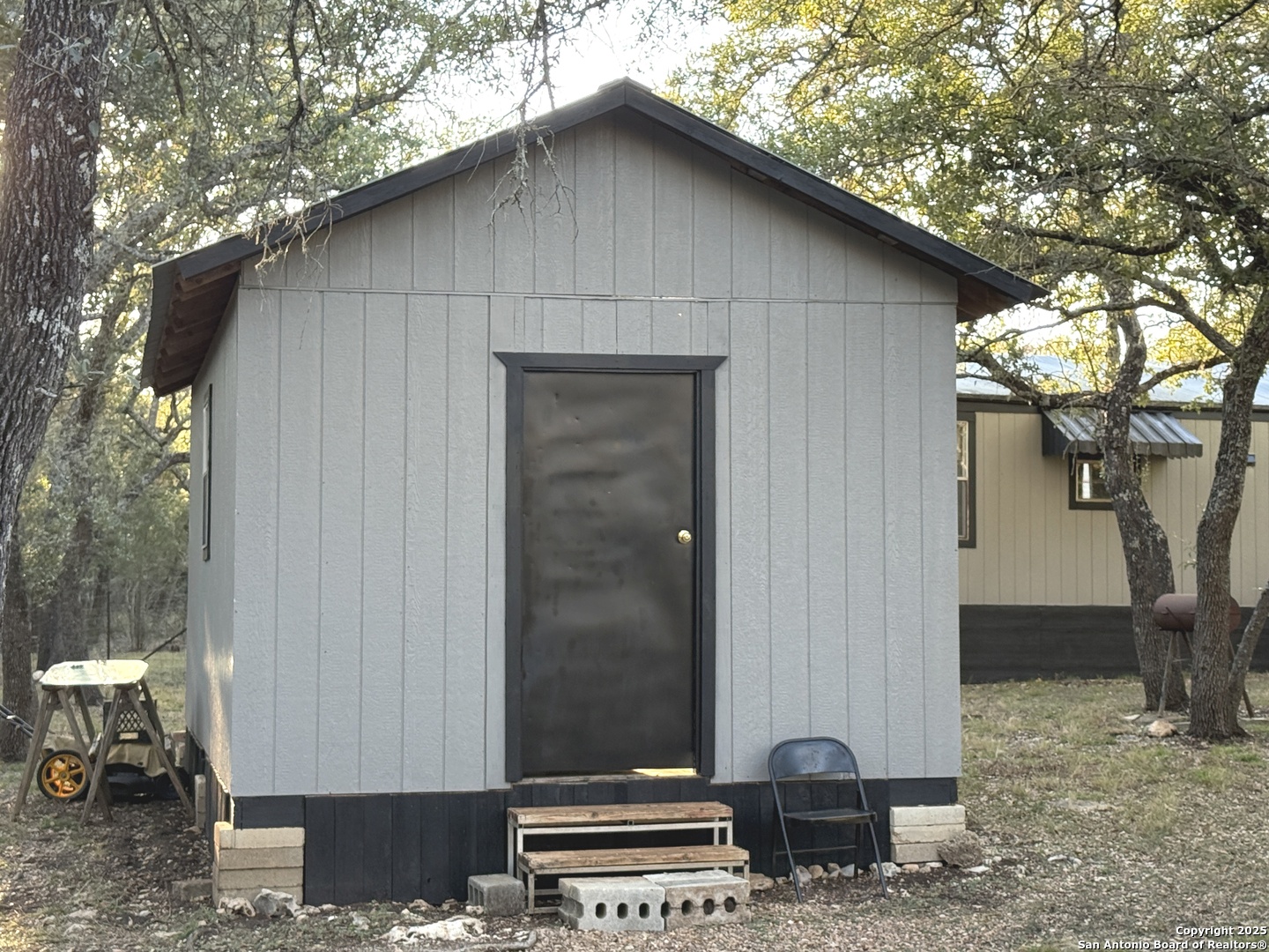 Shop / workshop / Shed