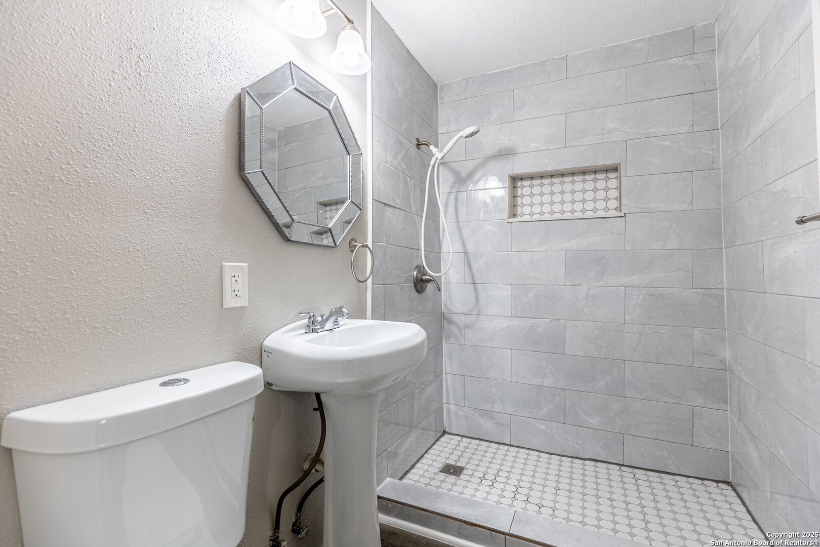 527 MCKINLEY AVE, San Antonio, TX 78210