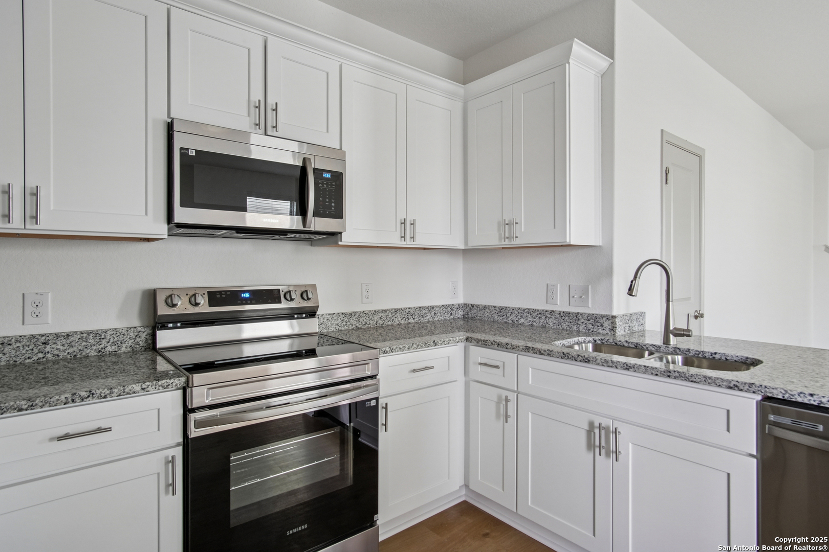12325 MONTGOMERY FRST, San Antonio, TX 78252