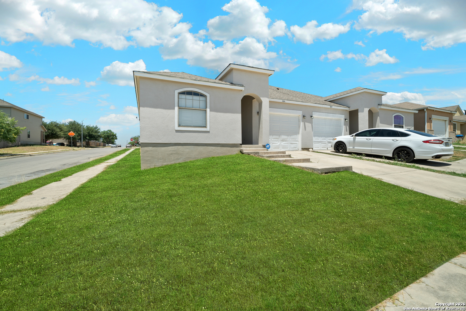 6927 & 6931 Hallie Ridge Listing Cover Image