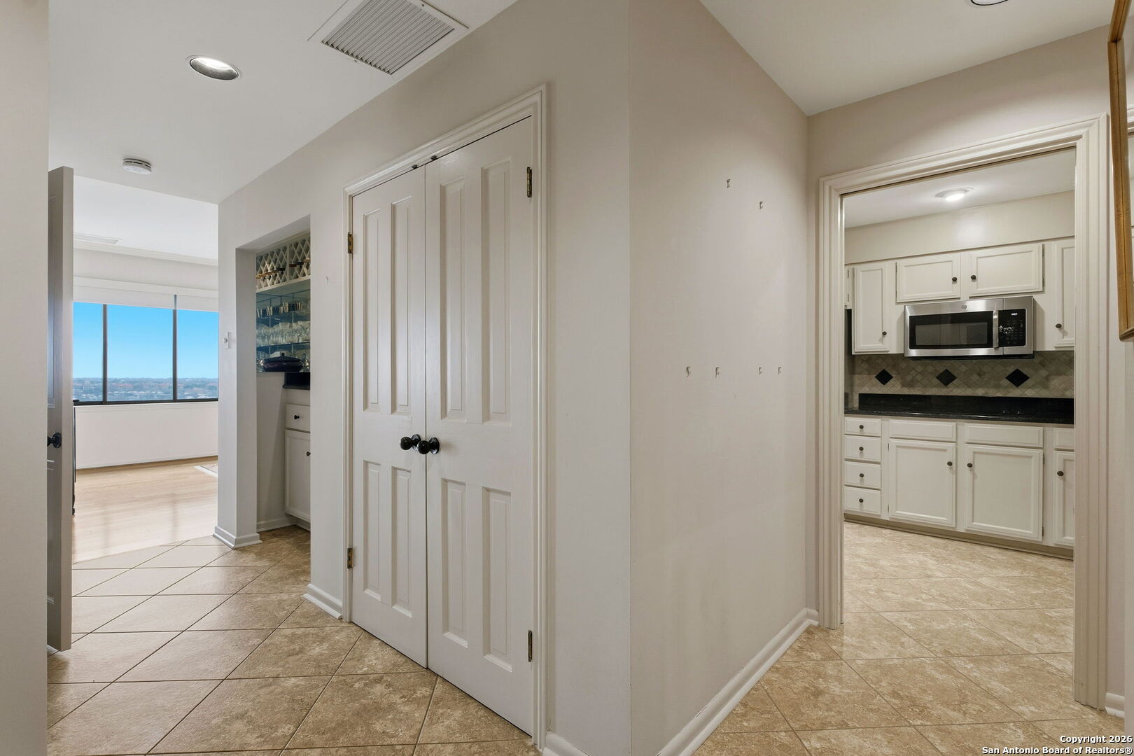 4001 N New Braunfels 1206