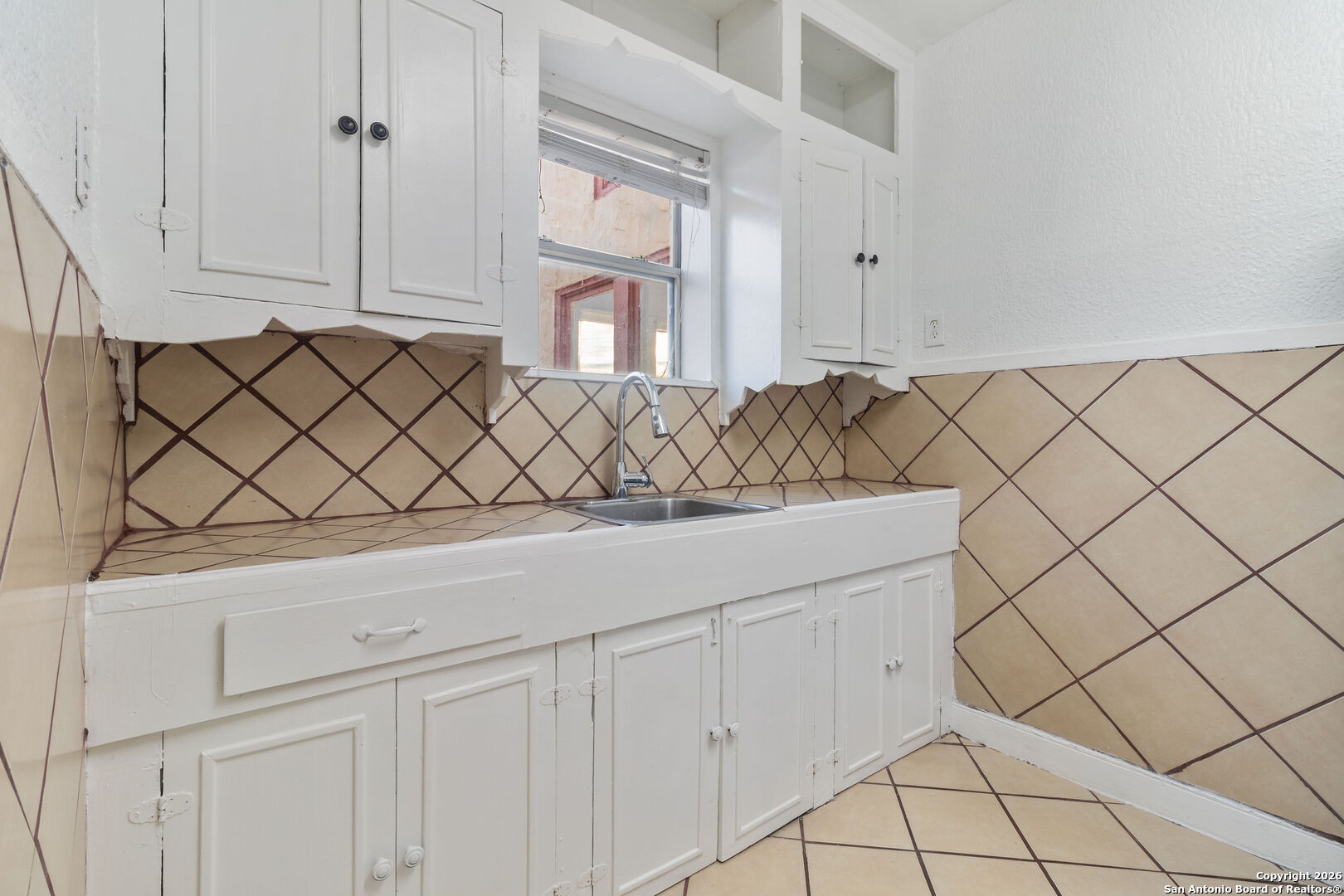 1630 W ROSEWOOD AVE, #D, San Antonio, TX 78201