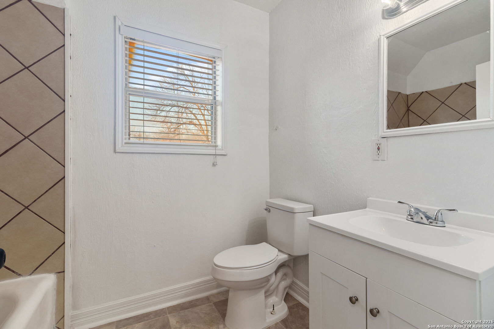 1630 W ROSEWOOD AVE, #D, San Antonio, TX 78201