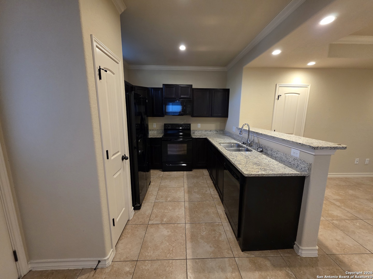 6838 Lakeview Dr, #102, San Antonio, TX 78244
