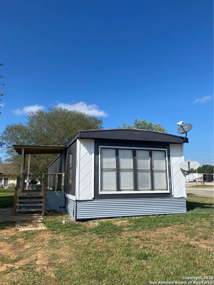 1102 Simmons Ave., #1, Jourdanton, TX 78026