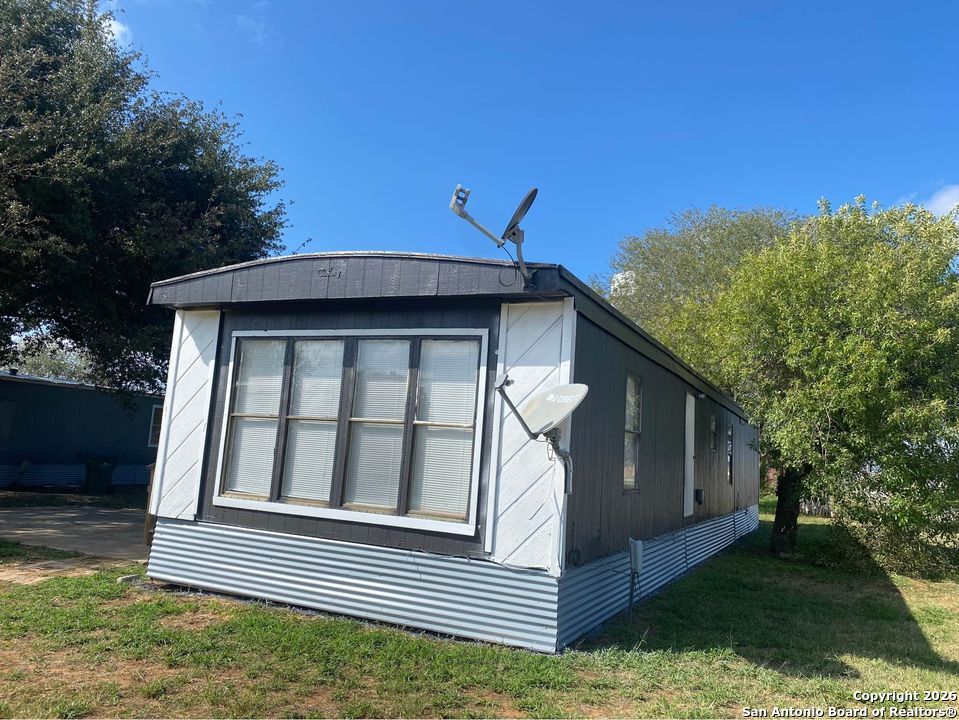 1102 Simmons Ave., #1, Jourdanton, TX 78026