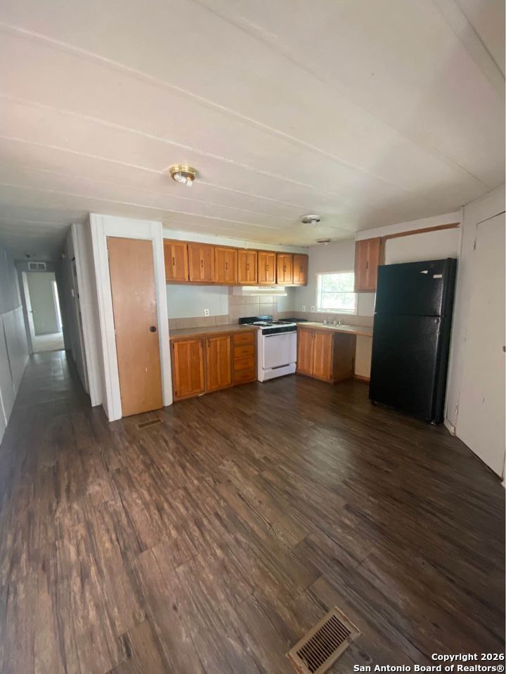 1102 Simmons Ave., #1, Jourdanton, TX 78026