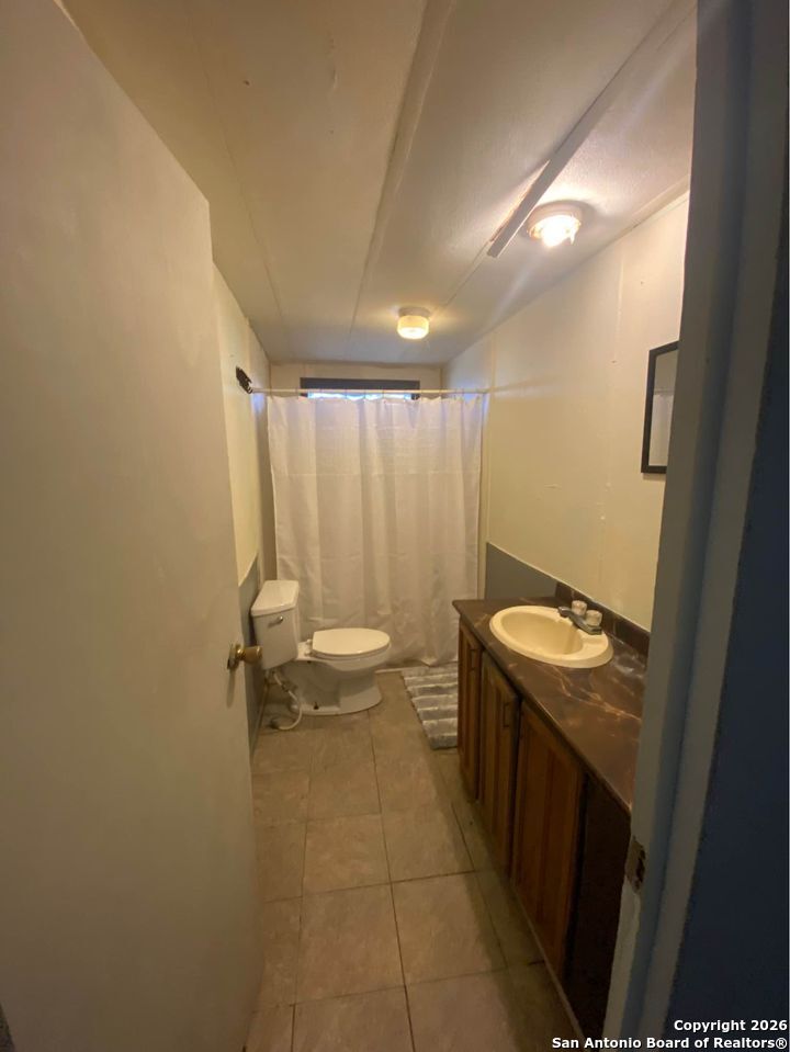 1102 Simmons Ave., #1, Jourdanton, TX 78026