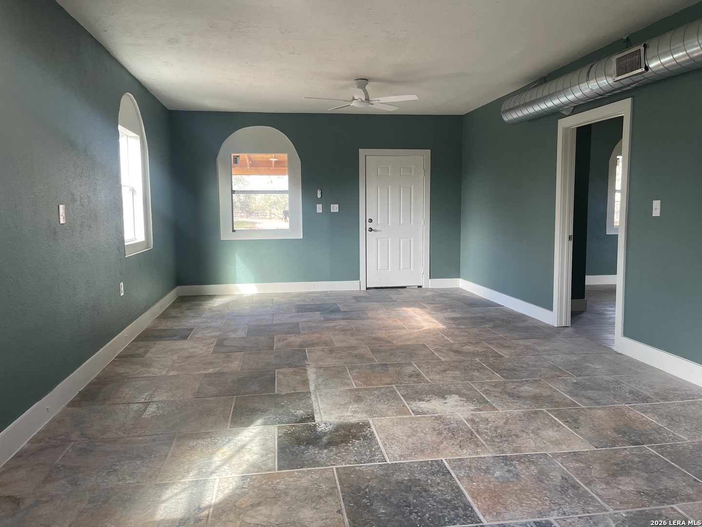 345 Sir David Ln, Poteet, TX 78065
