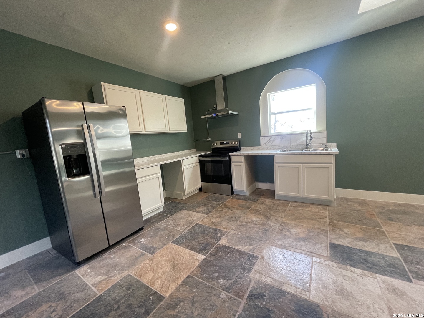 345 Sir David Ln, Poteet, TX 78065