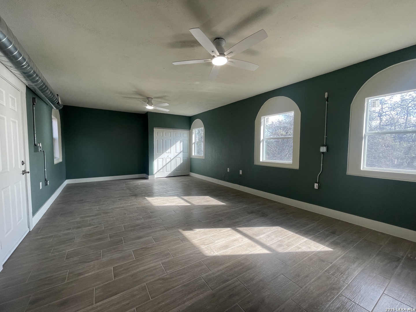 345 Sir David Ln, Poteet, TX 78065