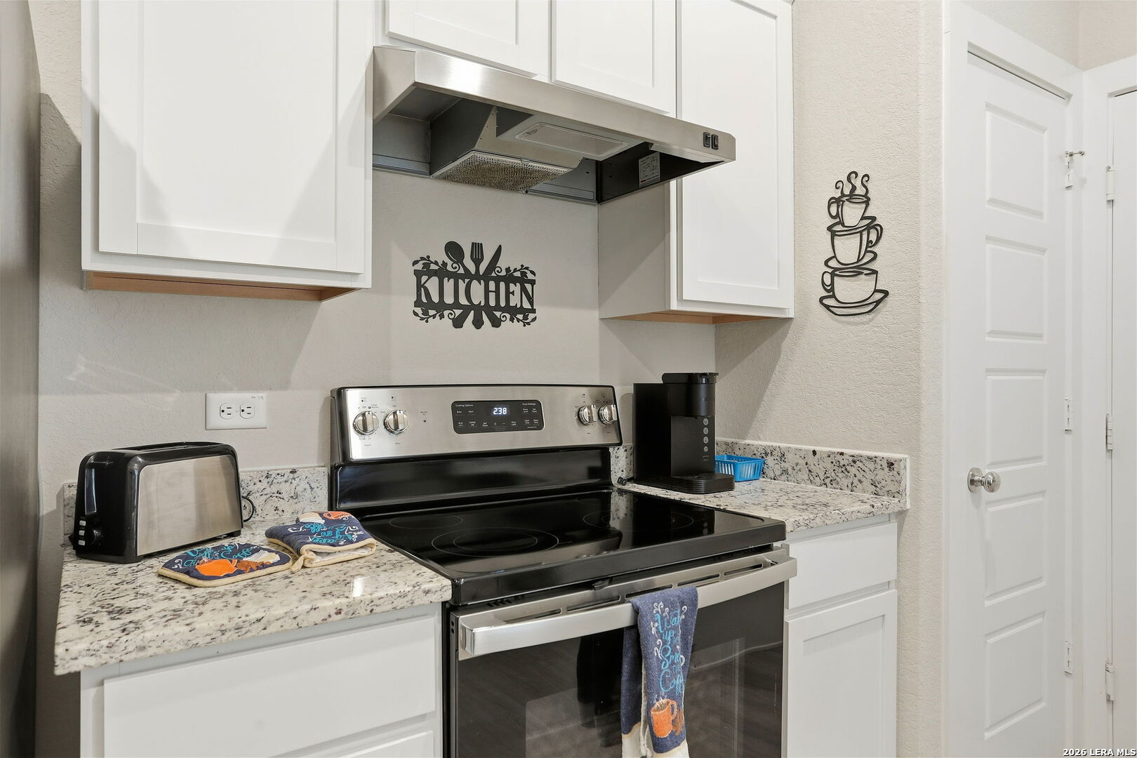 7003 EMERALD VLY, San Antonio, TX 78242