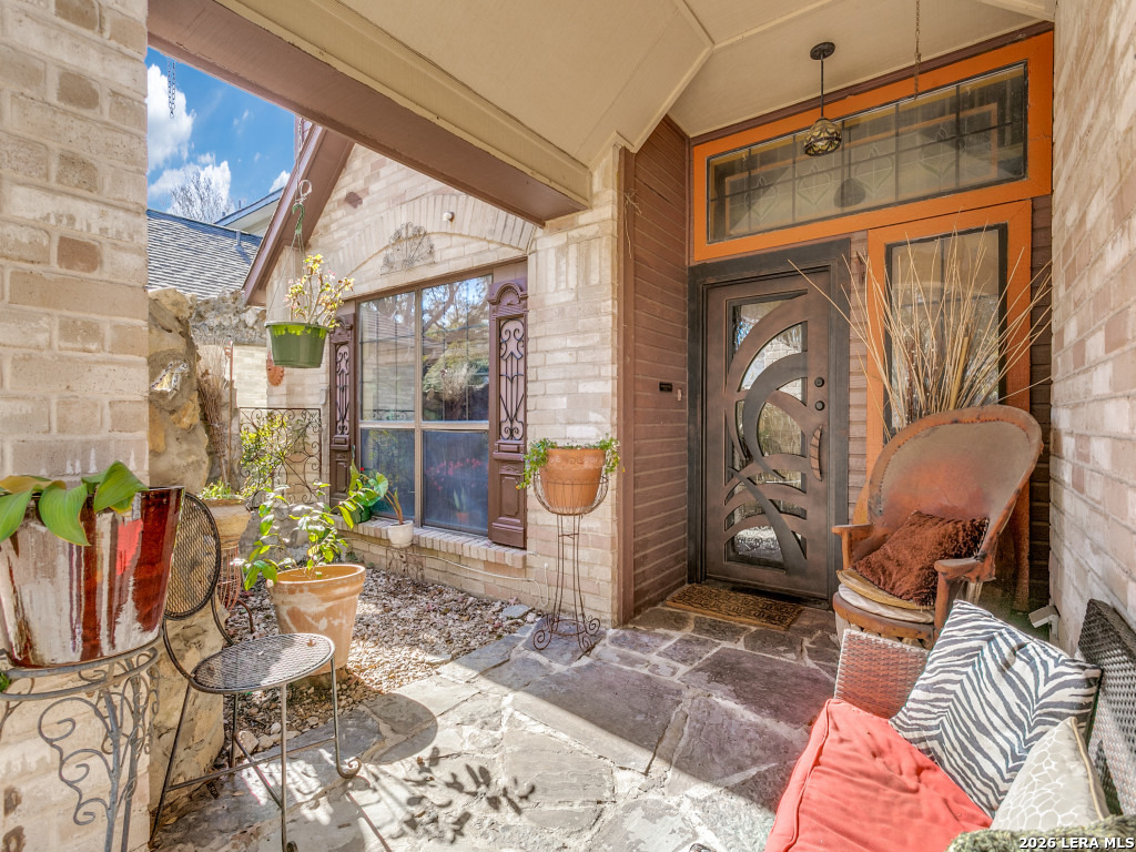 952 Hedgestone Listing Cover Image