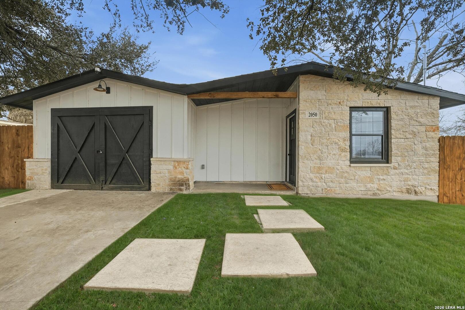 2050 Springvale Listing Cover Image