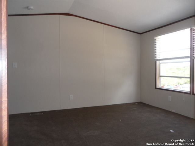 410 TAMARACK DR, Canyon Lake, TX 78133